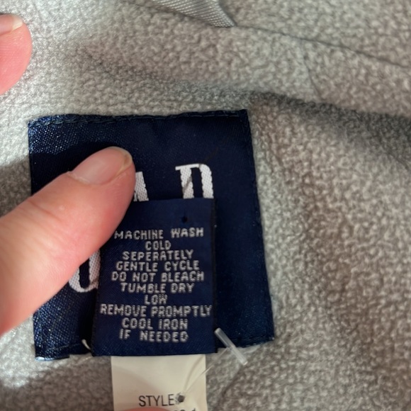 Gap light gray utility vest fleece lining zipper and Velcro close pockets L - Picture 11 of 13